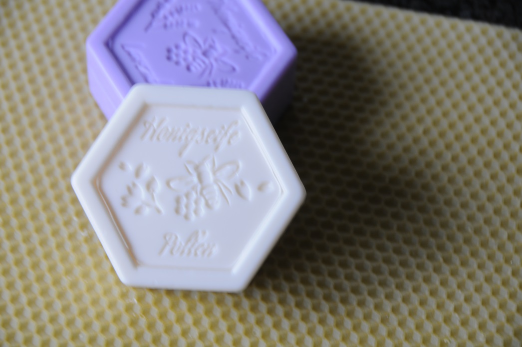 Honigseife mit Pollen